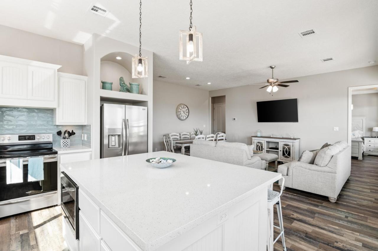 Stylish 4Br Crystal Beach Retreat Walk To Beach Bolivar Peninsula Zewnętrze zdjęcie