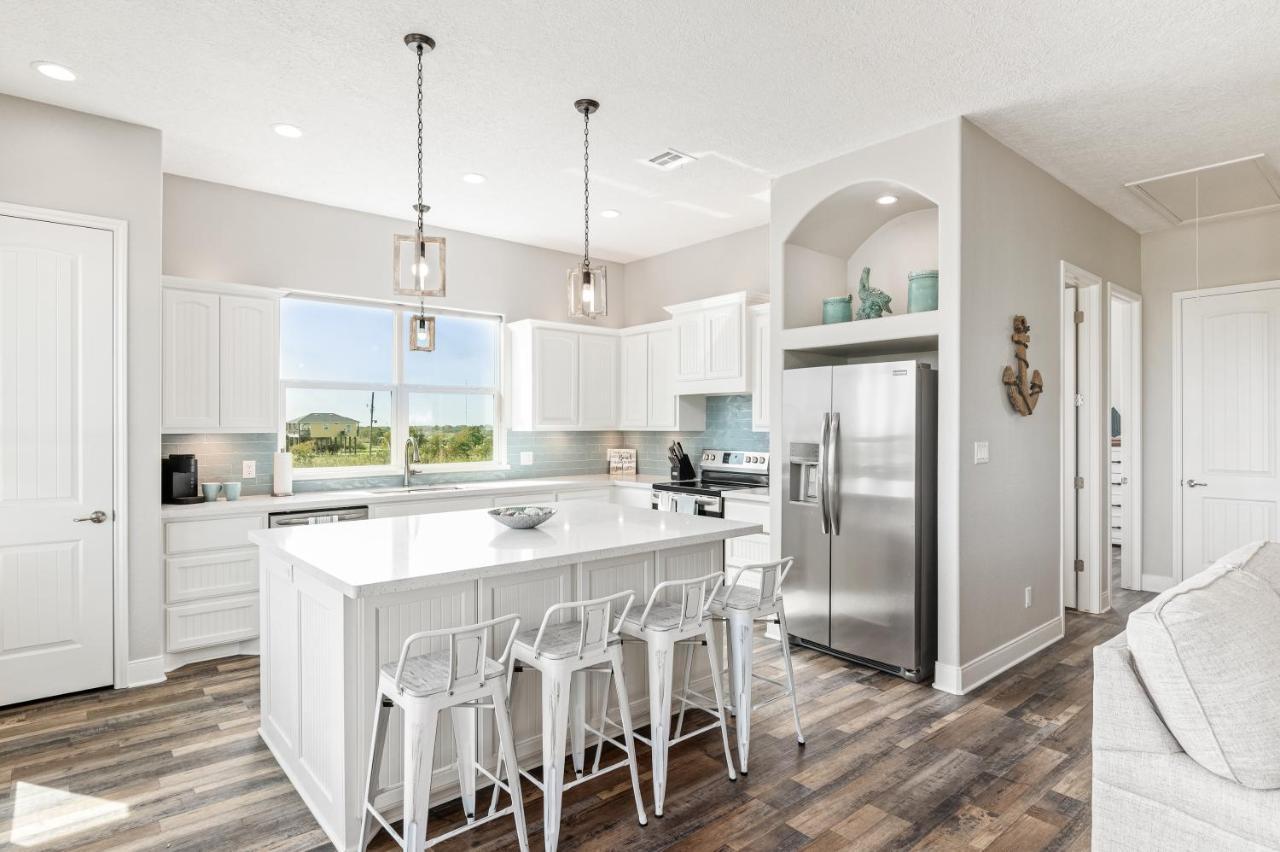 Stylish 4Br Crystal Beach Retreat Walk To Beach Bolivar Peninsula Zewnętrze zdjęcie