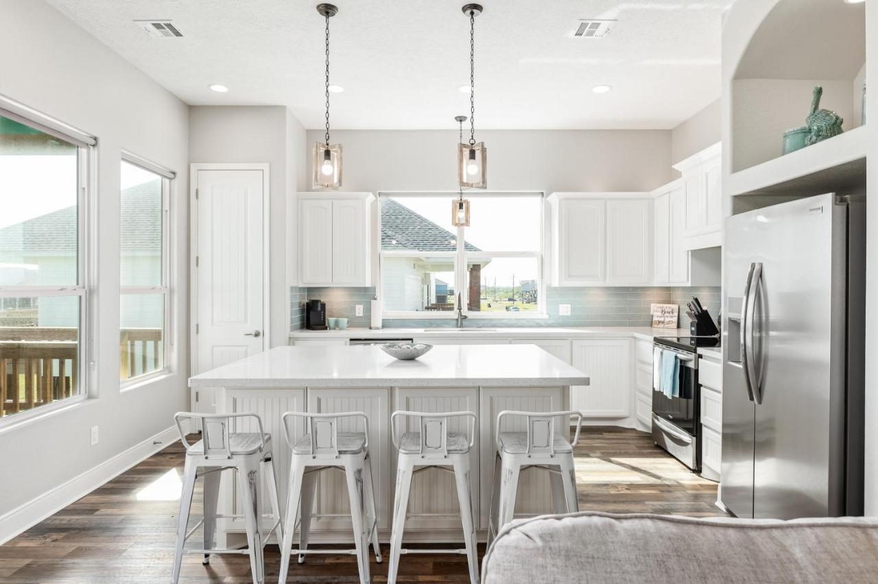 Stylish 4Br Crystal Beach Retreat Walk To Beach Bolivar Peninsula Zewnętrze zdjęcie