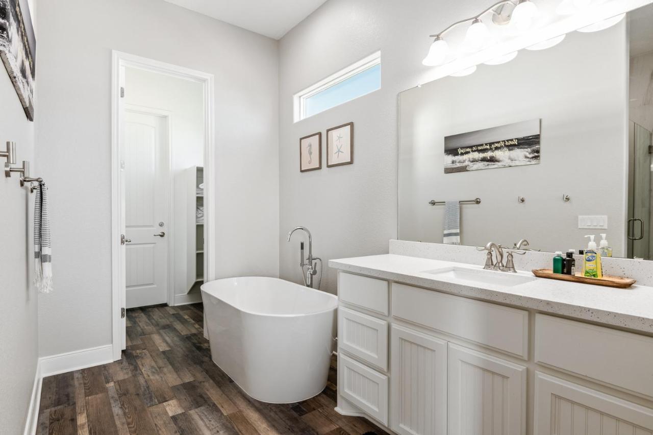 Stylish 4Br Crystal Beach Retreat Walk To Beach Bolivar Peninsula Zewnętrze zdjęcie